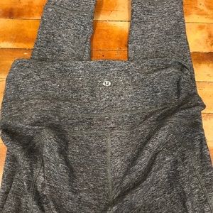 *willing to trade* Wunder under Lulu leggings